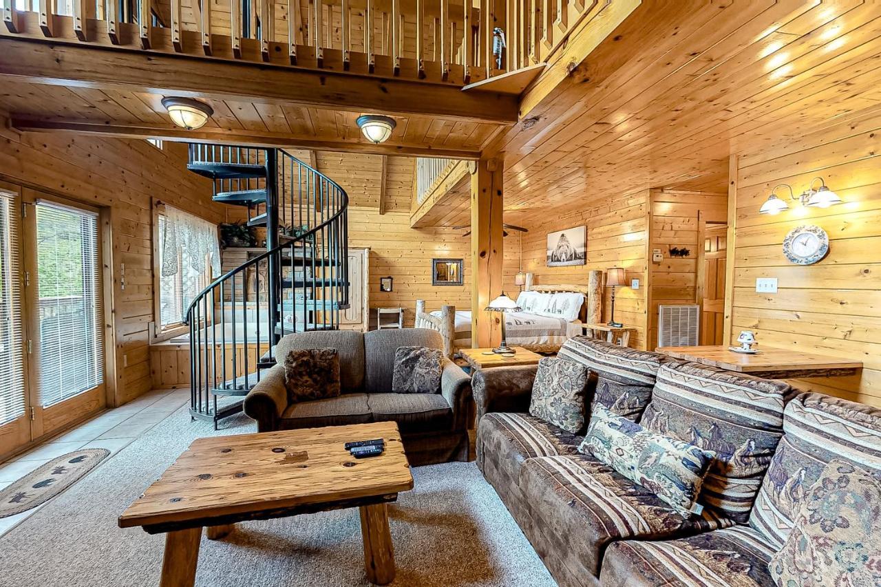 Daa Bear'S Lodge ガトリンバーグ エクステリア 写真