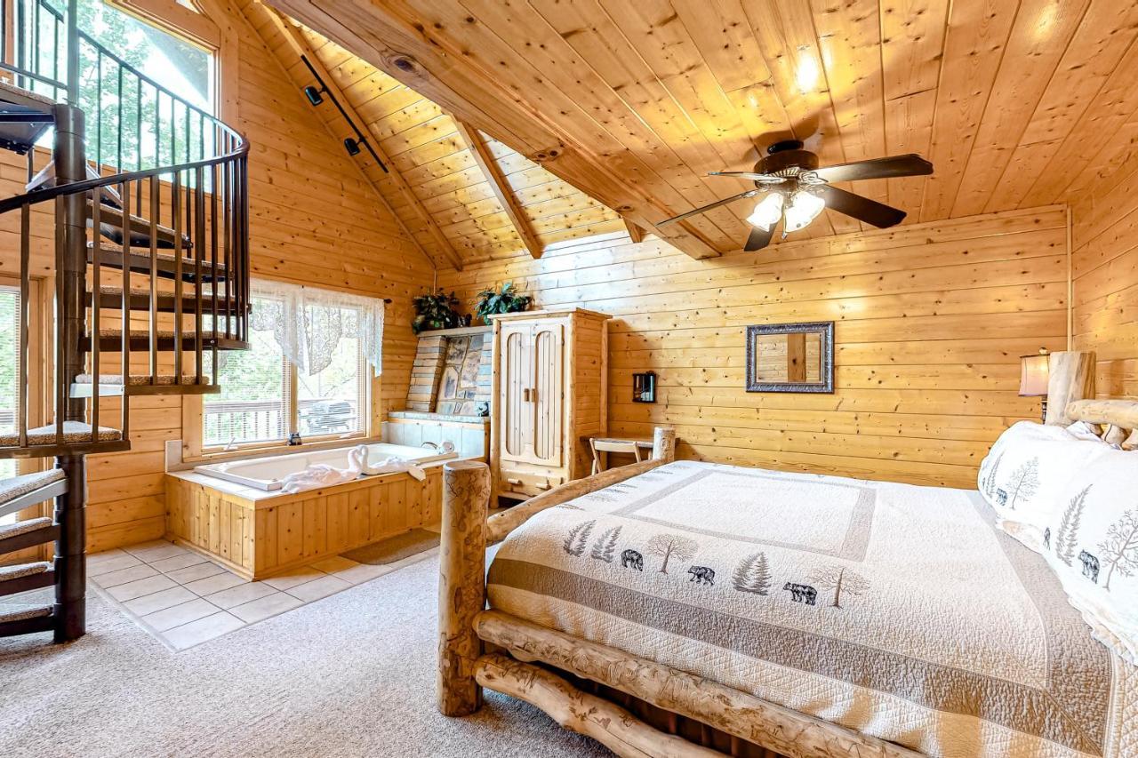 Daa Bear'S Lodge ガトリンバーグ エクステリア 写真